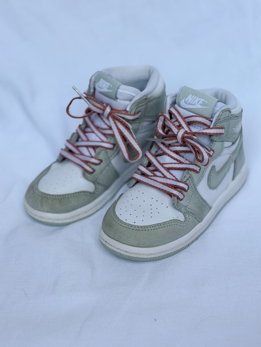 Nike Air Jordan 1 Seafoam Youth Size 8